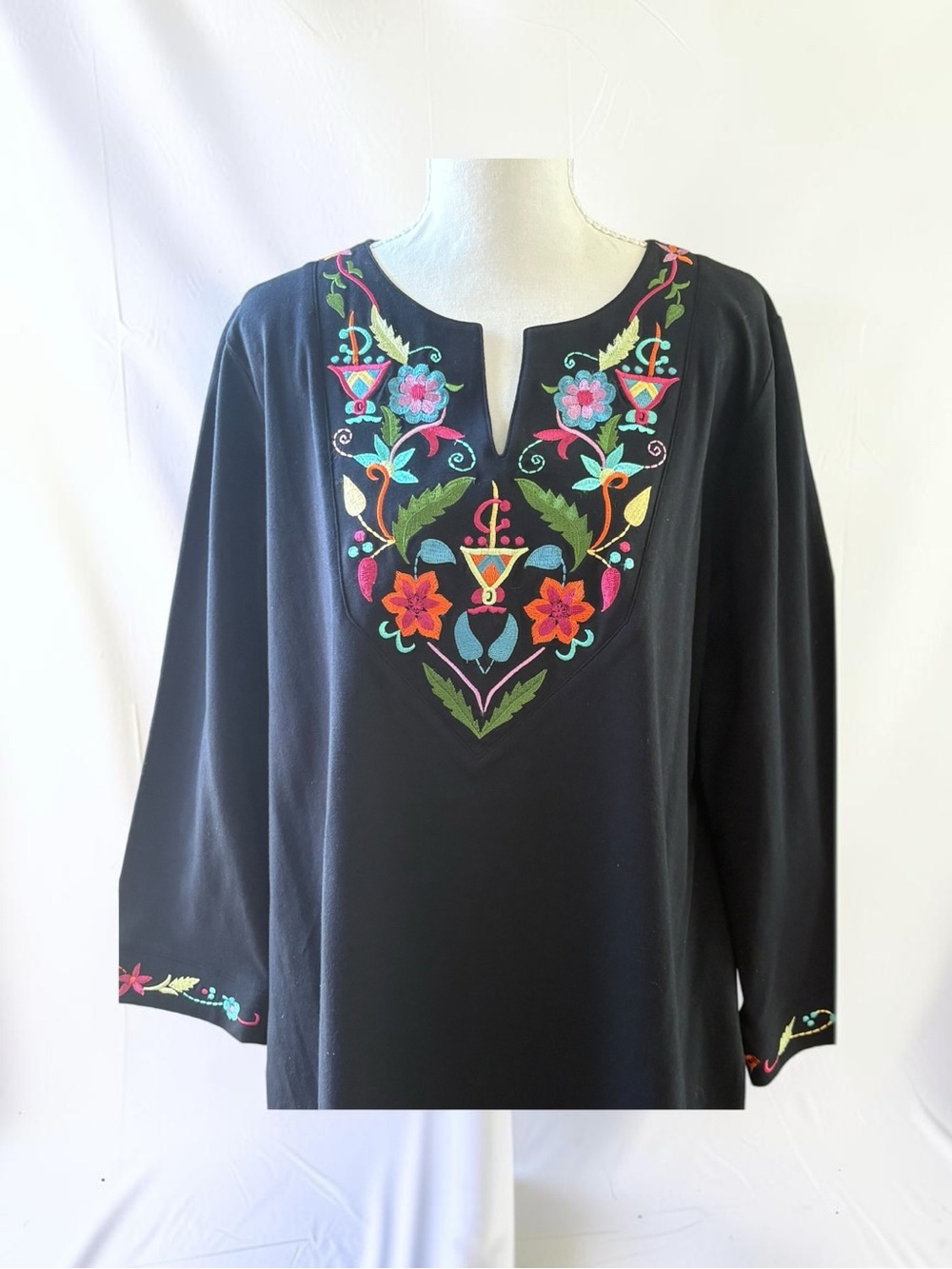 Susan Graver Embroidered V-neck Black Blouse, Women's Size L - Picture 3 of 7